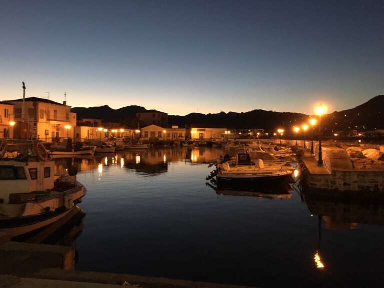 &Phi;&omega;&tau;&omicron;&gamma;&rho;&alpha;&phi;ί&epsilon;&sigmaf; &Lambda;ή&mu;&nu;&omicron;&upsilon;